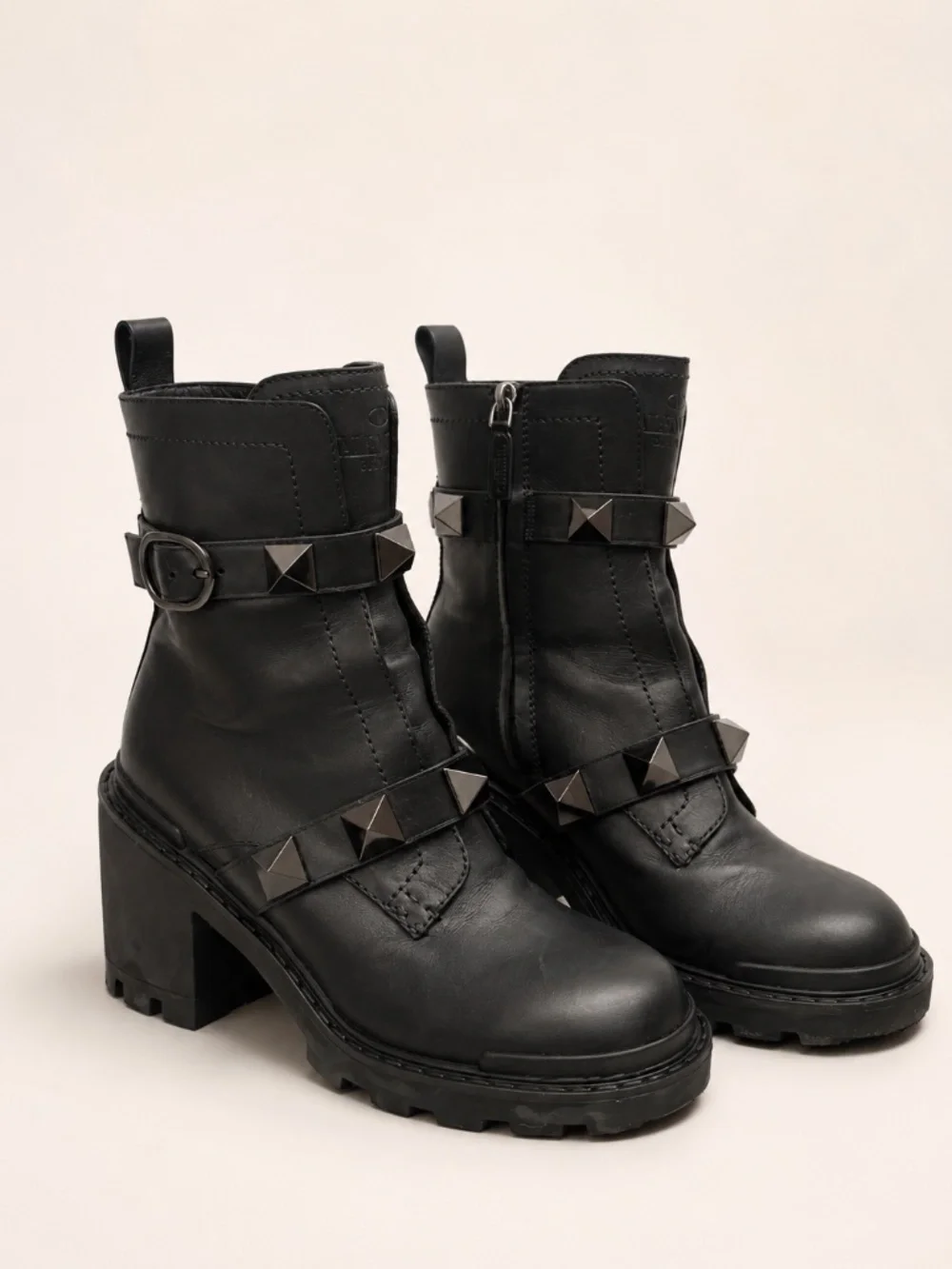 Valentino Garavani Rockstud Boots US 8